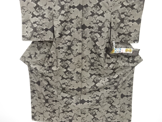 雲に読み本模様織り出し本場泥大島紬着物(9マルキ)